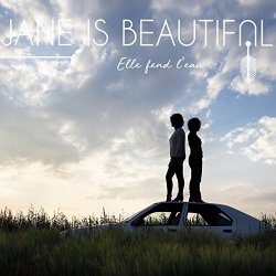 Jane Is Beautiful - Elle fend l'eau